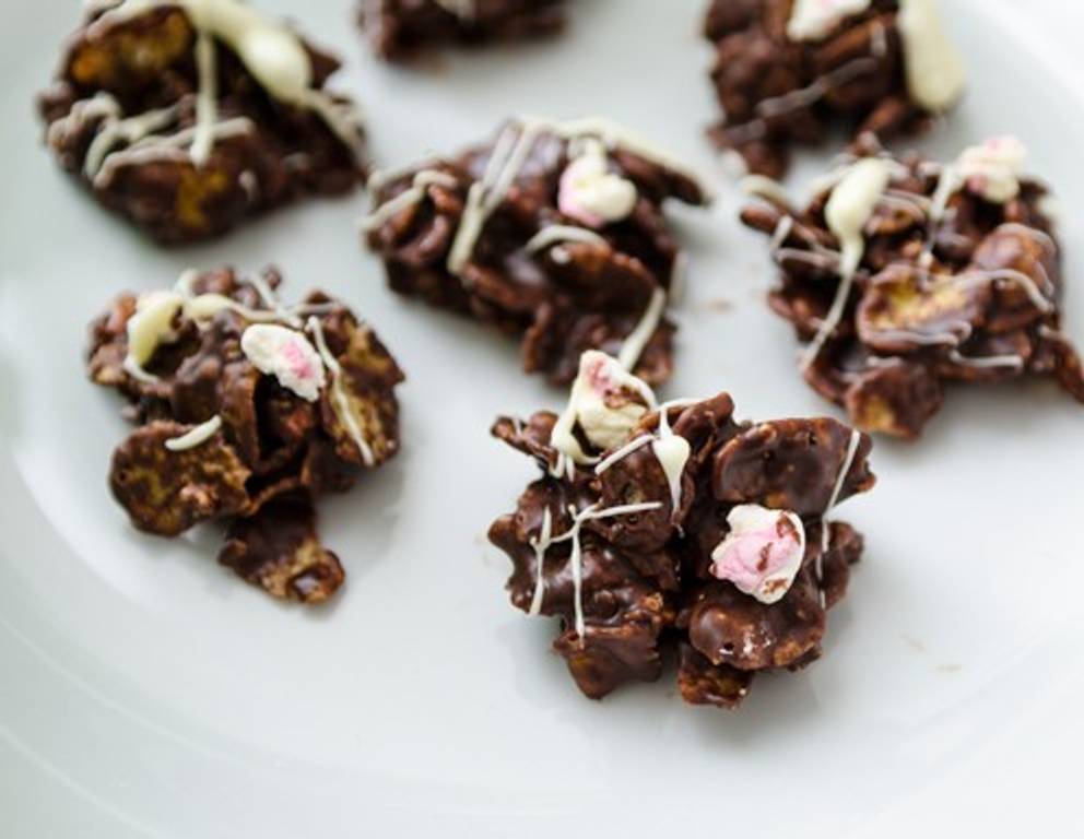 Marshmallow-Schokolade-Cornflakes-Häppchen Marshmallow-Schokolade-Cornflakes-Häppchen