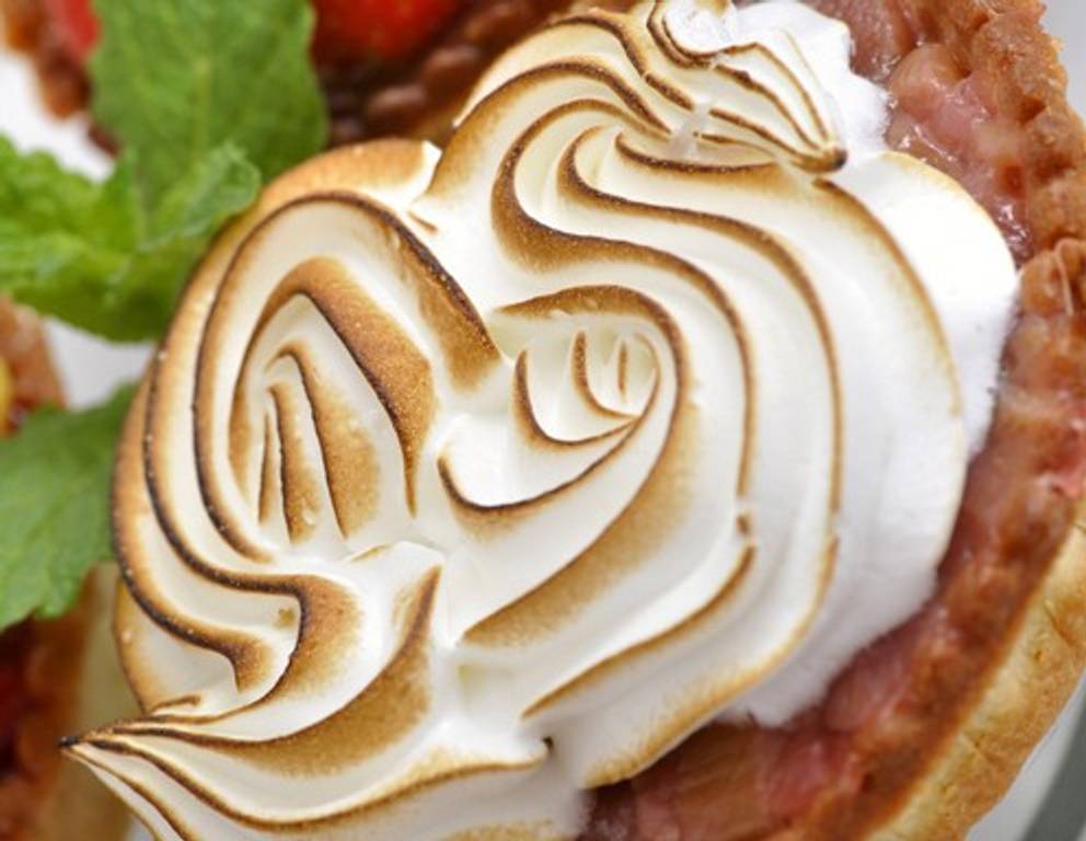 Rhabarbertarte mit Baiserhaube Rhabarbertarte mit Baiserhaube