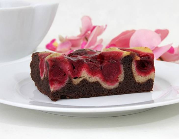 Marmorkuchen mit Kirschen Marmorkuchen mit Kirschen