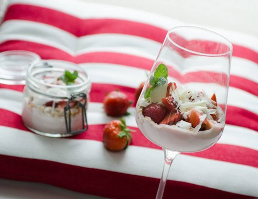 Schlankes Müsli-Erdbeer-Dessert Schlankes Müsli-Erdbeer-Dessert