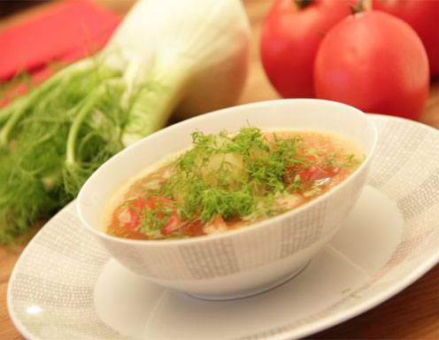 Scharfe Fenchel-Tomatensuppe mit Ouzo aus dem Dampfgarer