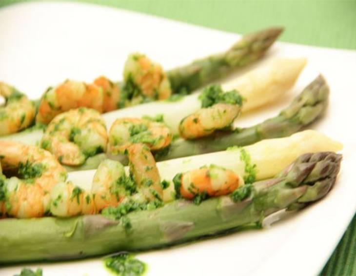 Spargel mit Bio-Shrimps und Petersilienpesto aus dem Dampfgarer Spargel mit Bio-Shrimps und Petersilienpesto aus dem Dampfgarer