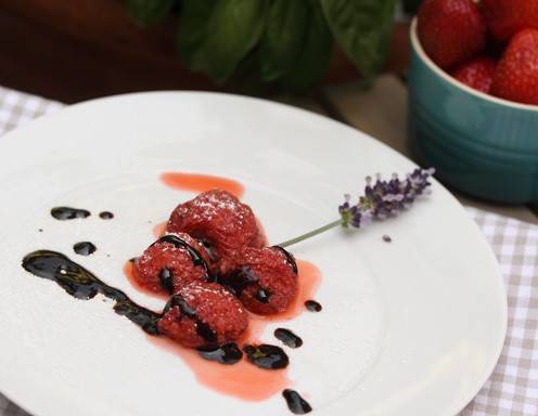 Lavendel-Erdbeeren vom Grill Rezept