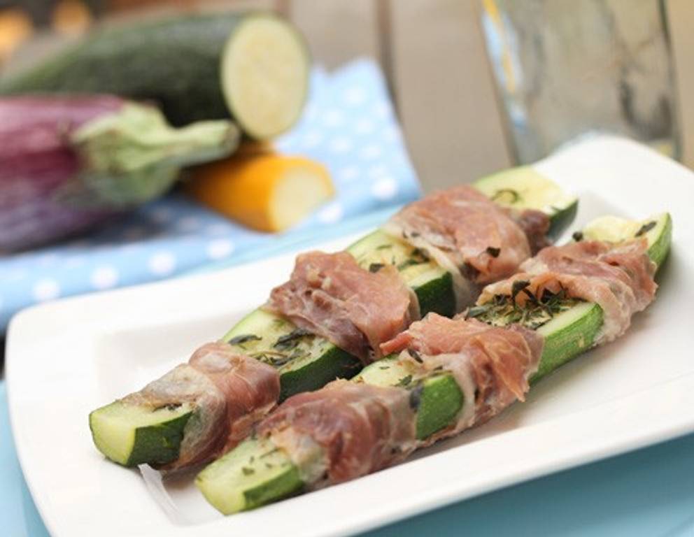 Zucchini im Prosciuttomantel Zucchini im Prosciuttomantel