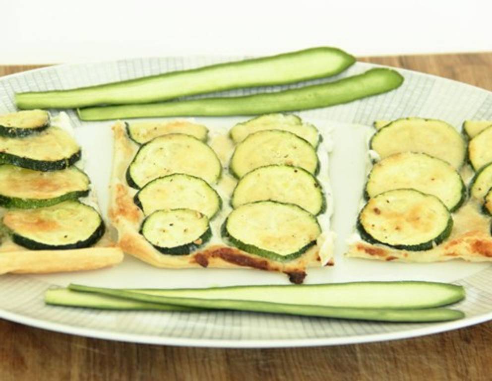 Zucchinitarte mit Parmesan Zucchinitarte mit Parmesan