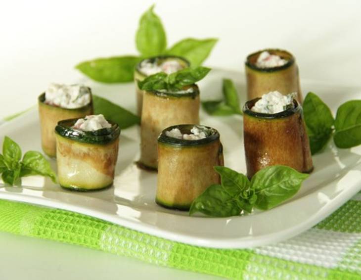 Gefüllte Zucchiniröllchen Gefüllte Zucchiniröllchen