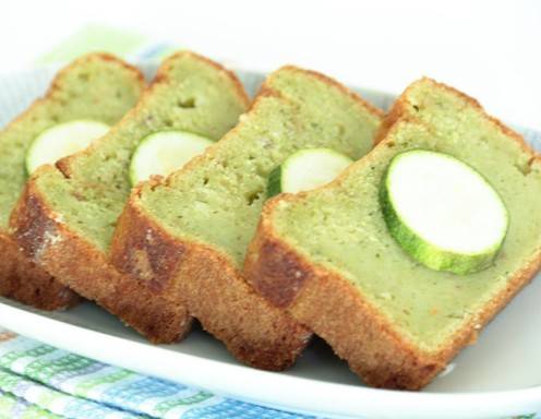 Zucchinikuchen mit Haselnüssen Rezept - ichkoche.de Zucchinikuchen mit Haselnüssen Rezept - ichkoche.de