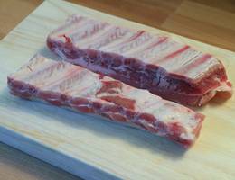 <p>Beim Kauf der Spareribs auf gute Qualität achten!</p> <p>Beim Kauf der Spareribs auf gute Qualität achten!</p>