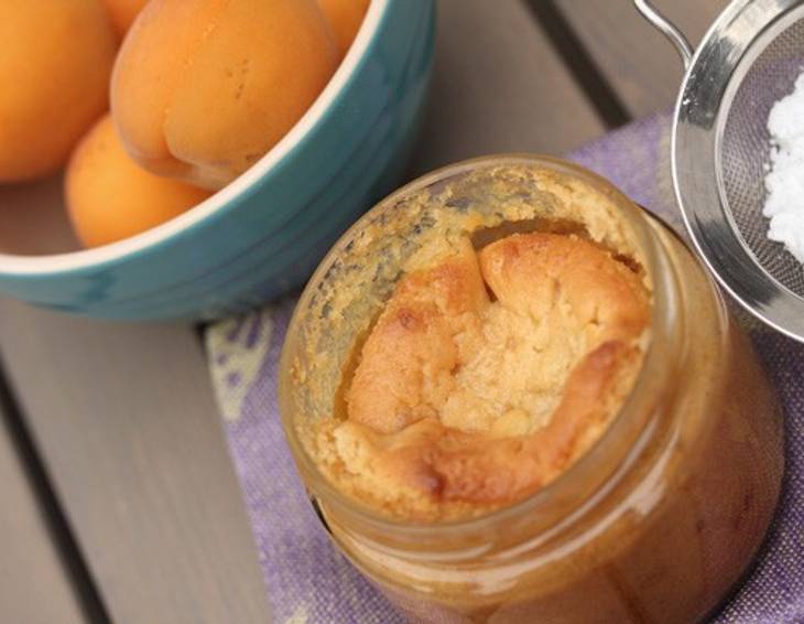 Marille-Schokolade-Kuchen im Glas