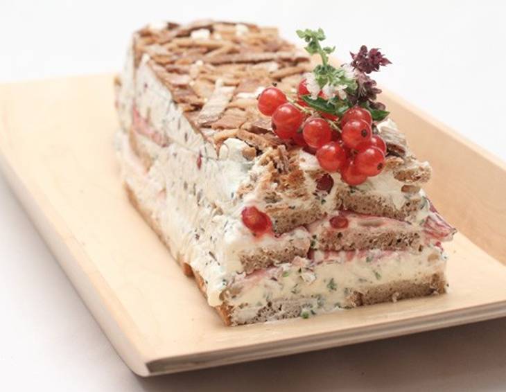 Kräuter-Brot-Terrine mit Ribisel Kräuter-Brot-Terrine mit Ribisel