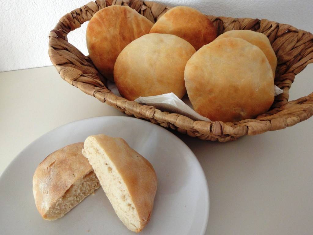 Italienische Brötchen ("pane arabo")