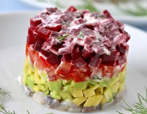 Schichtsalat mit Avocado Rezept
