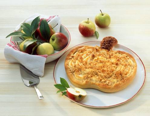 Apfel-Hefekuchen mit Streusel Rezept