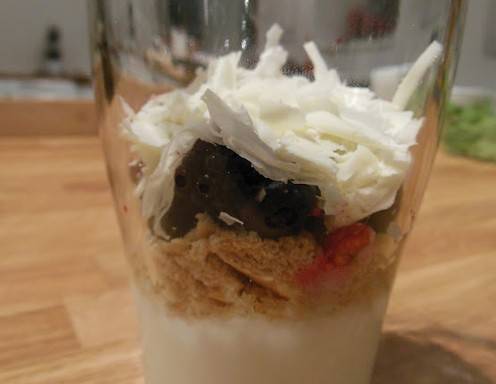 Rezept für Himbeeren mit Butterkeksen im Glas