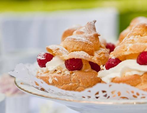 Brandteigkrapferln mit Himbeerobers Rezept