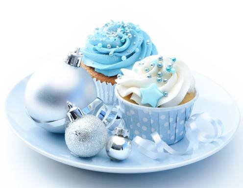 <p>Ein Traum in silver und blau - eisige Cupcakes</p>