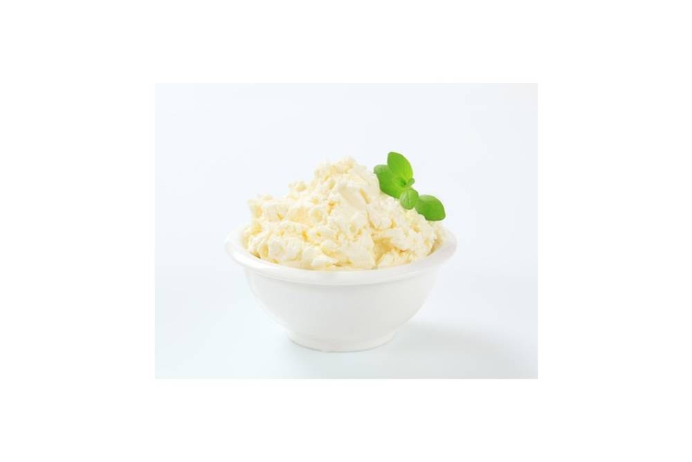Erwärmen Sie die Buttercreme über dem Wasserbad Erwärmen Sie die Buttercreme über dem Wasserbad