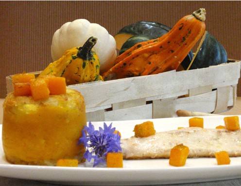 Saibling mit Kürbispüree auf Kartoffelpuffer Rezept - ichkoche.de