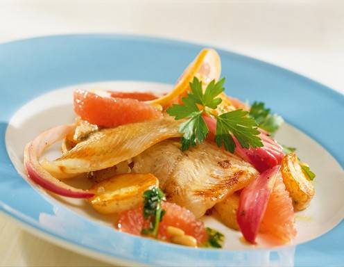Pazifische Scholle mit Grapefruit-Erdäpfel-Gröstl