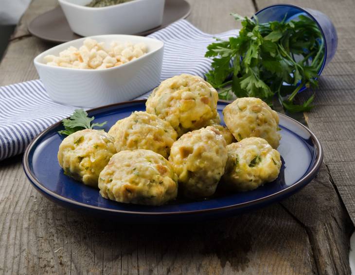 Semmelknödel Schritt für Schritt