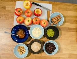 <p>Bereiten Sie alle Zutaten vor, damit die Zubereitung des Bratapfels noch rascher geht.</p> <p>Bereiten Sie alle Zutaten vor, damit die Zubereitung des Bratapfels noch rascher geht.</p>