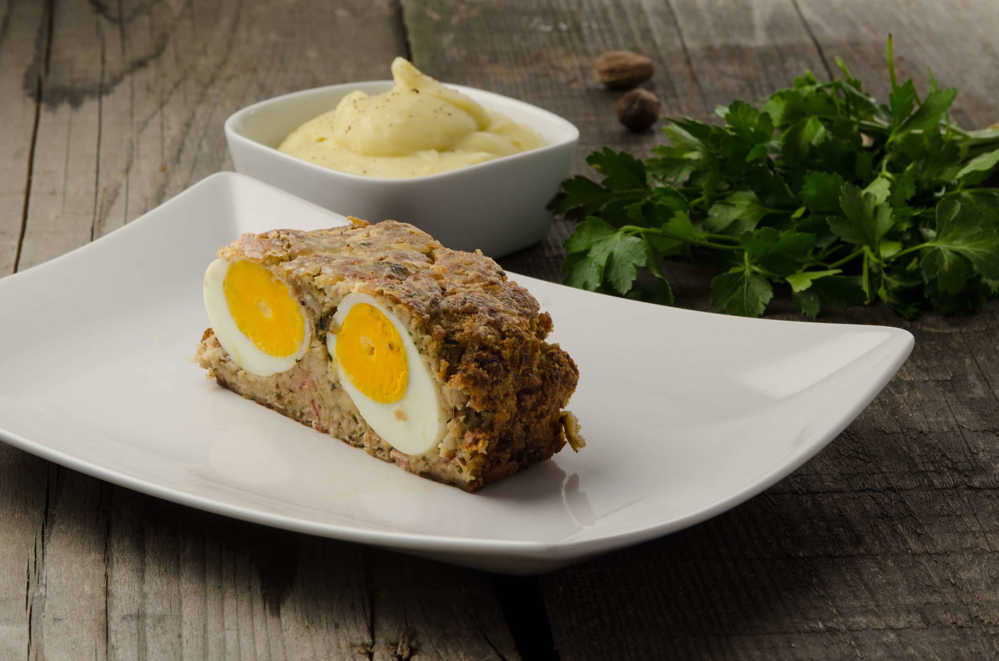 Rezept für faschierten Braten mit Ei