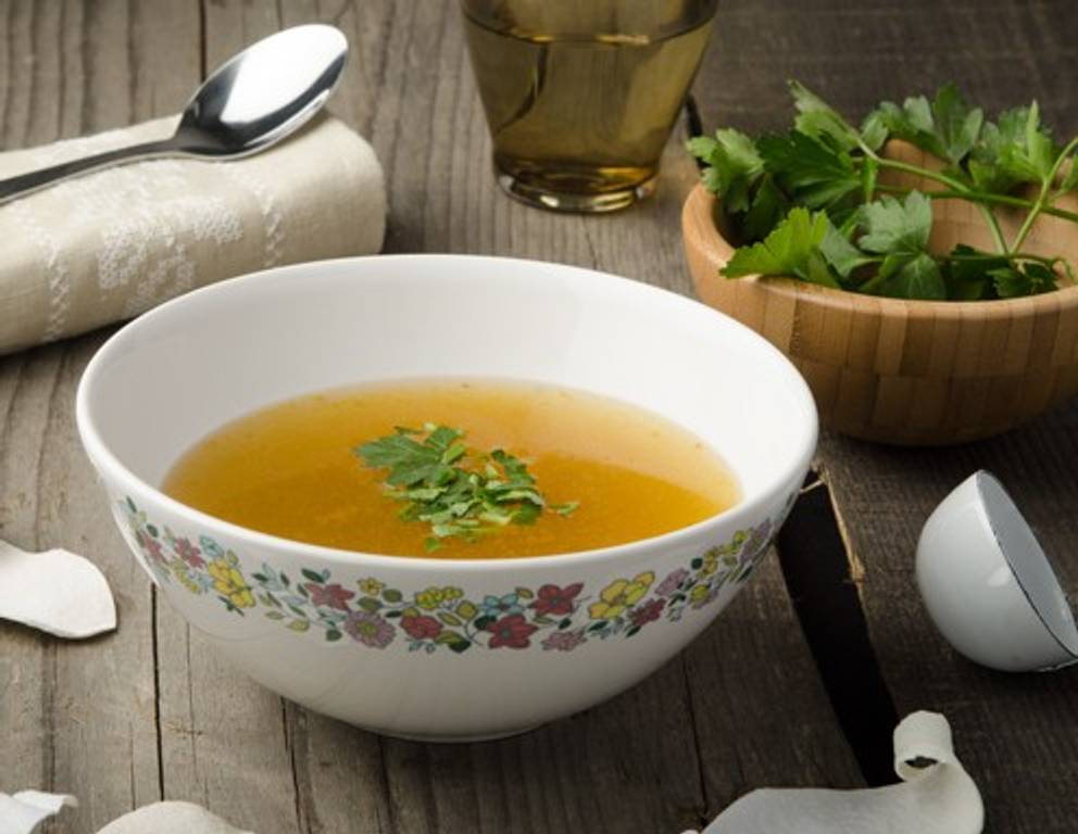 Hühnersuppe kräftigend Hühnersuppe kräftigend