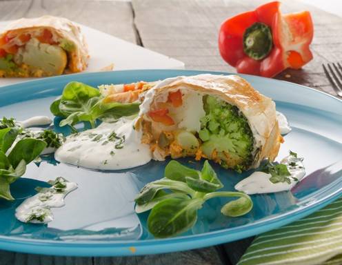 Gemüsestrudel mit Krütersauce
