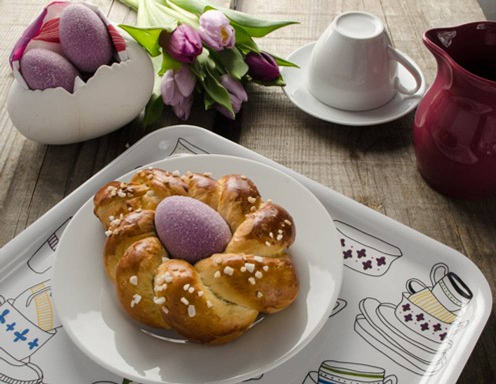 Osternest mit Ei Osternest mit Ei