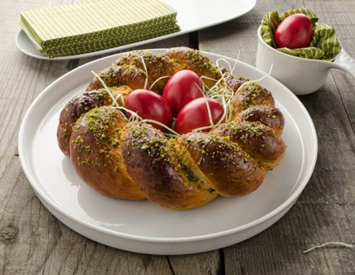 Gefüllter Osterkranz Gefüllter Osterkranz