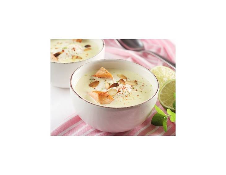 Topinambur-Suppe mit Mandeln