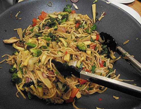 gebratene asia noodles mit ei