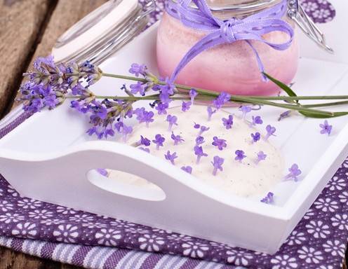 Lavendelcreme mit Himbeeren Rezept