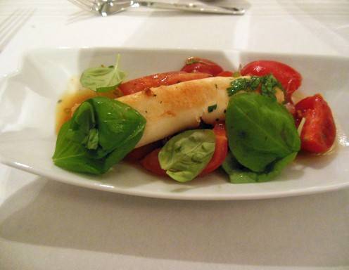 Paradeiser-Brotsalat mit gebratenem Pulpo Rezept