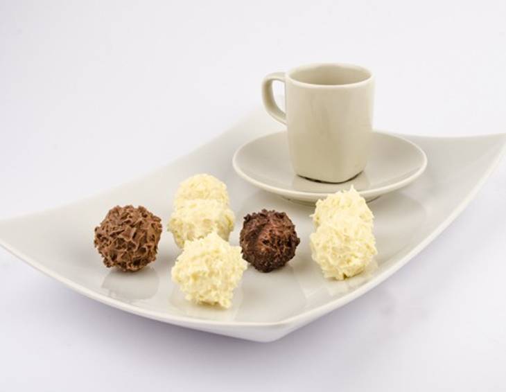 Trüffelkugeln mit Rumganache Trüffelkugeln mit Rumganache