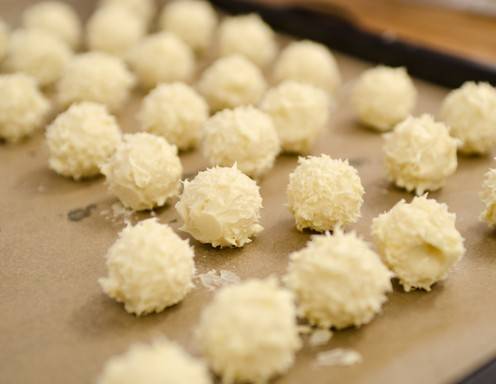Trüffelkugeln mit Kirschganache Rezept