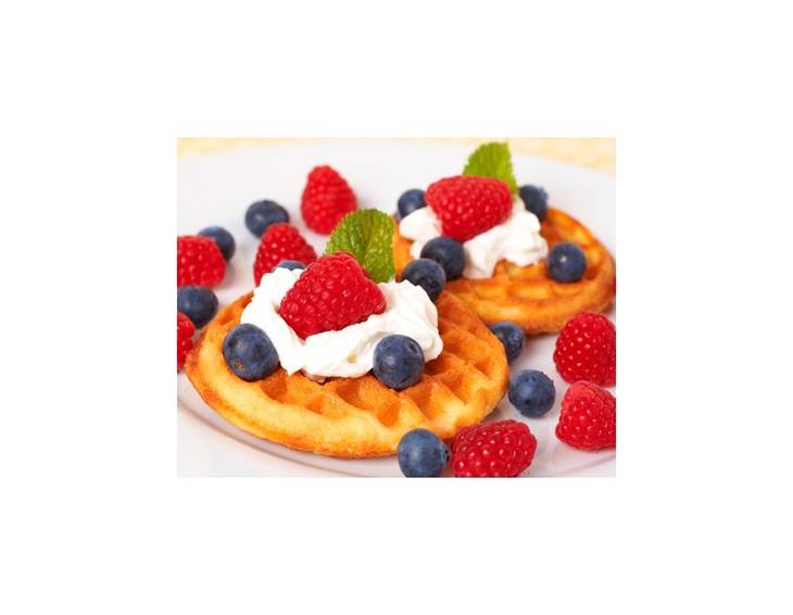 Zimtwaffeln mit frischen Beeren Zimtwaffeln mit frischen Beeren