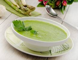 Grüne Spargelsuppe Grüne Spargelsuppe