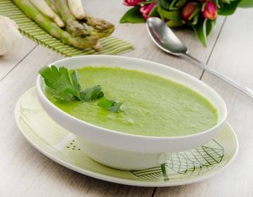 Grüne Spargelsuppe Grüne Spargelsuppe