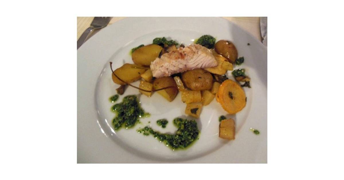 Gegrillter Stör mit Kräutersaitlingen und Gemüse vom Blech Rezept ...