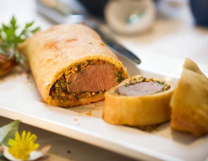 Kräuterlamm im Pizzateig Kräuterlamm im Pizzateig