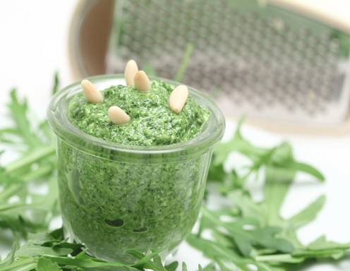 Pesto mit Rucola Rezept - ichkoche.at