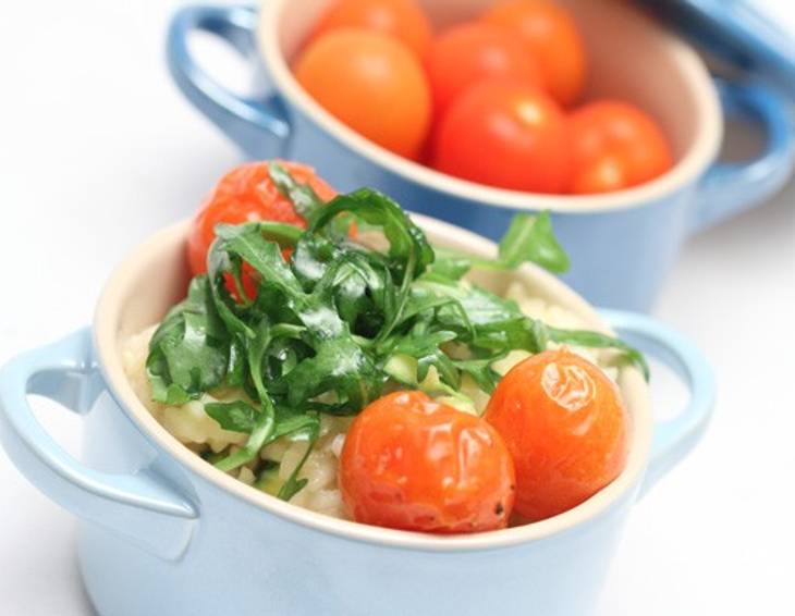 Zucchinirisotto mit Rucola und Cherrytomaten Zucchinirisotto mit Rucola und Cherrytomaten