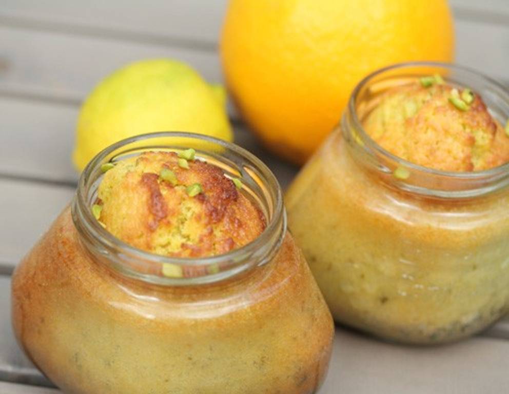 Zitrus-Pistazien-Kuchen im Glas Zitrus-Pistazien-Kuchen im Glas