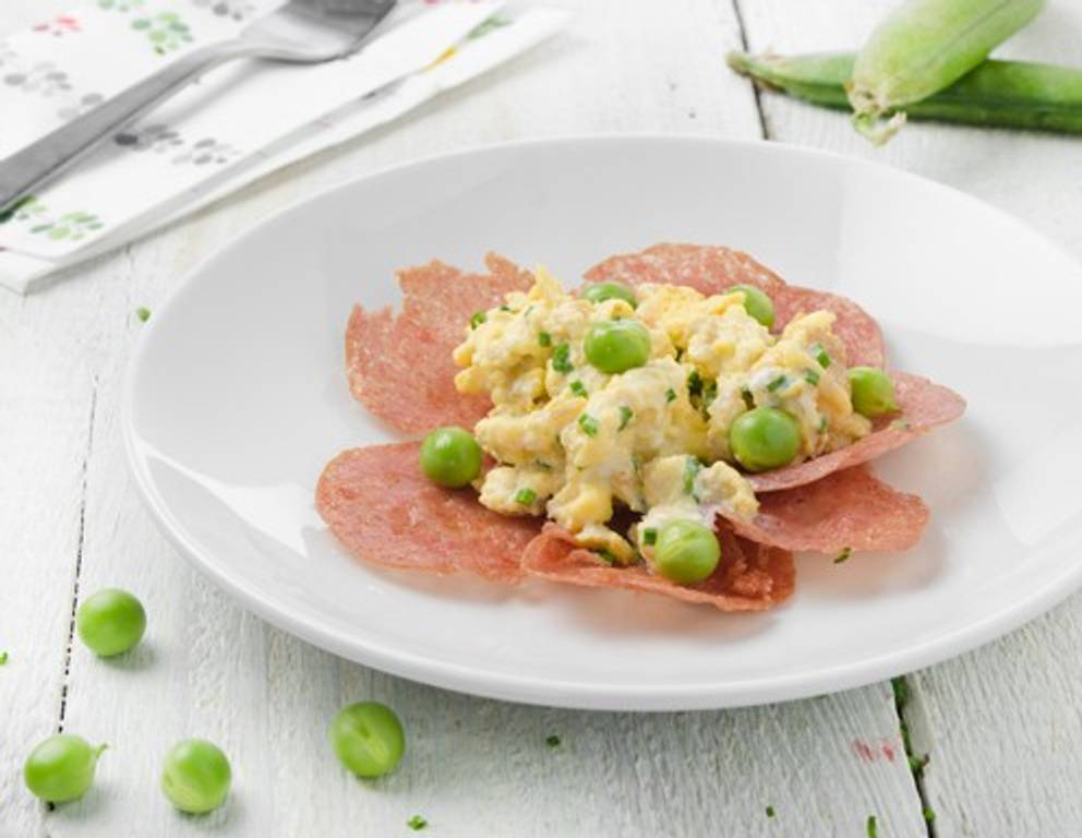 Gefüllte Wurstschüsserl mit Erbsen Gefüllte Wurstschüsserl mit Erbsen