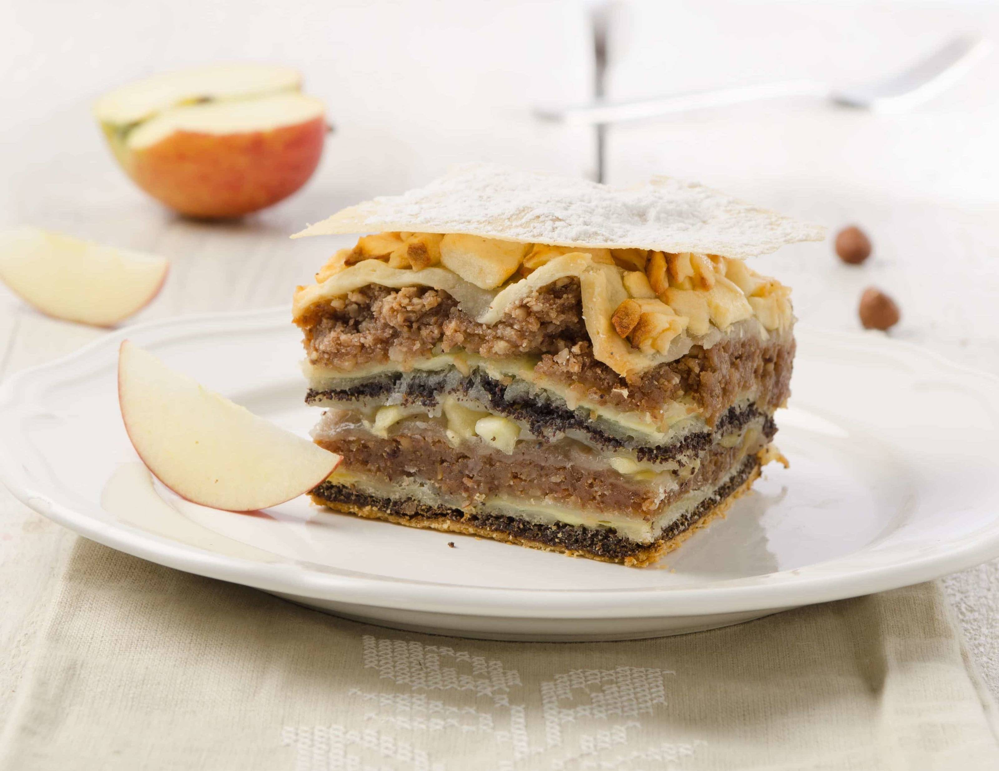 Prekmurska gibanica (Vierlingsstrudel)