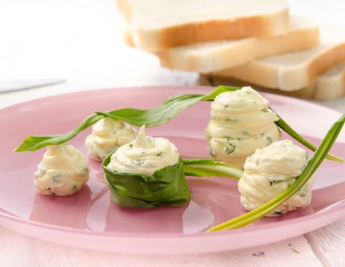 Bärlauch-Rucola-Butter Rezept - ichkoche.de Bärlauch-Rucola-Butter Rezept - ichkoche.de