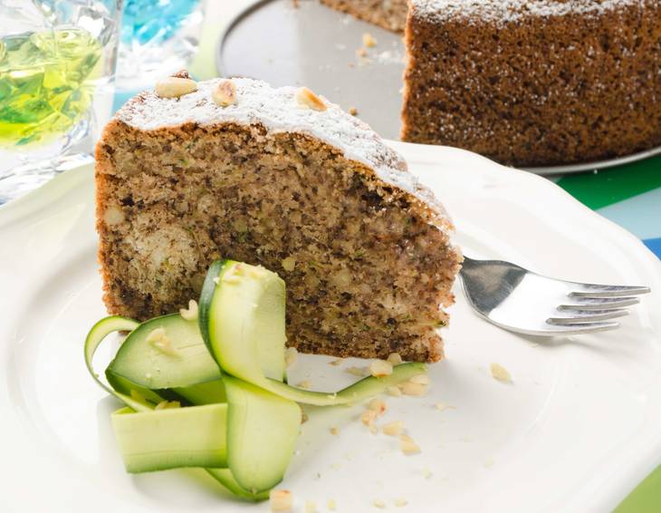 Zucchinikuchen mit Pinienkernen Zucchinikuchen mit Pinienkernen