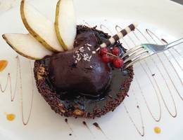 <p>Schokotörtchen mit Birne und Safran.</p> <p>Schokotörtchen mit Birne und Safran.</p>