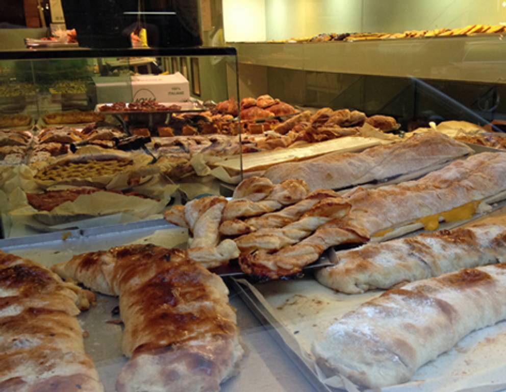 <p>Ciabatta, soweit das Auge reicht.</p> <p>Ciabatta, soweit das Auge reicht.</p>